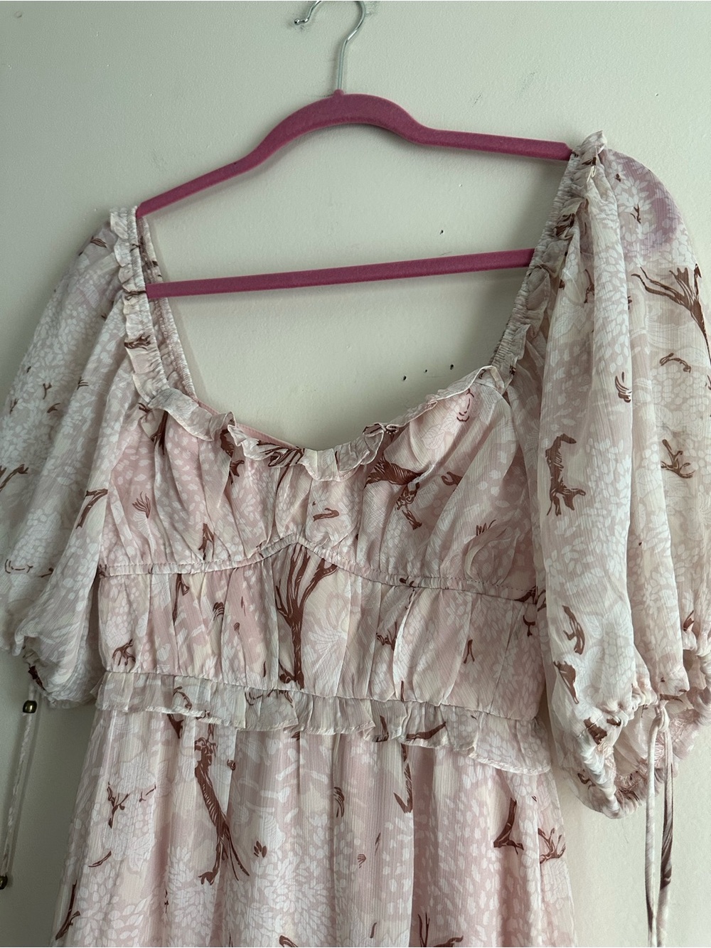 Selfie Leslie • Kirra Puff Sleeve Ruched Bodice Dress Botanic Print Pink - Picture 4 of 10